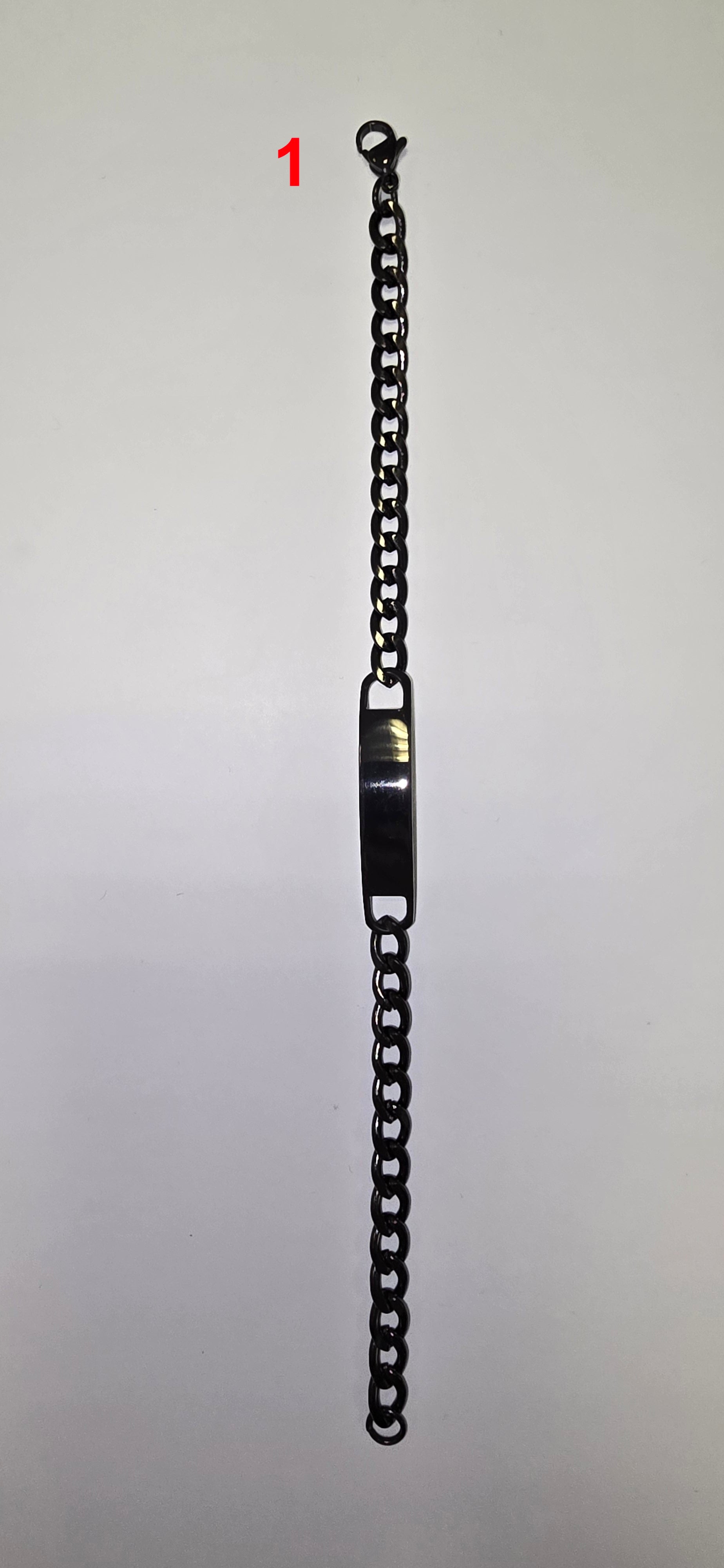 Armbänder und Anhänger