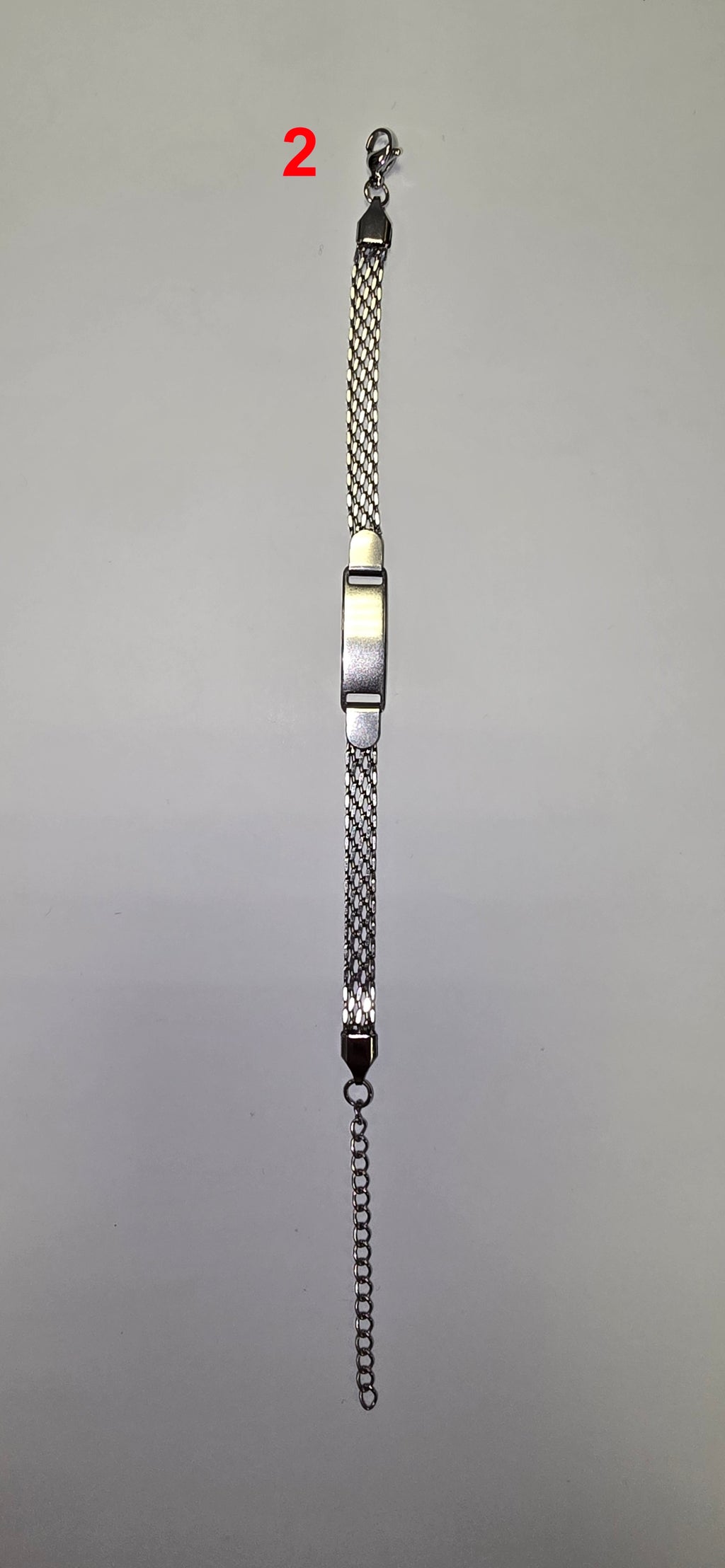 Armbänder und Anhänger