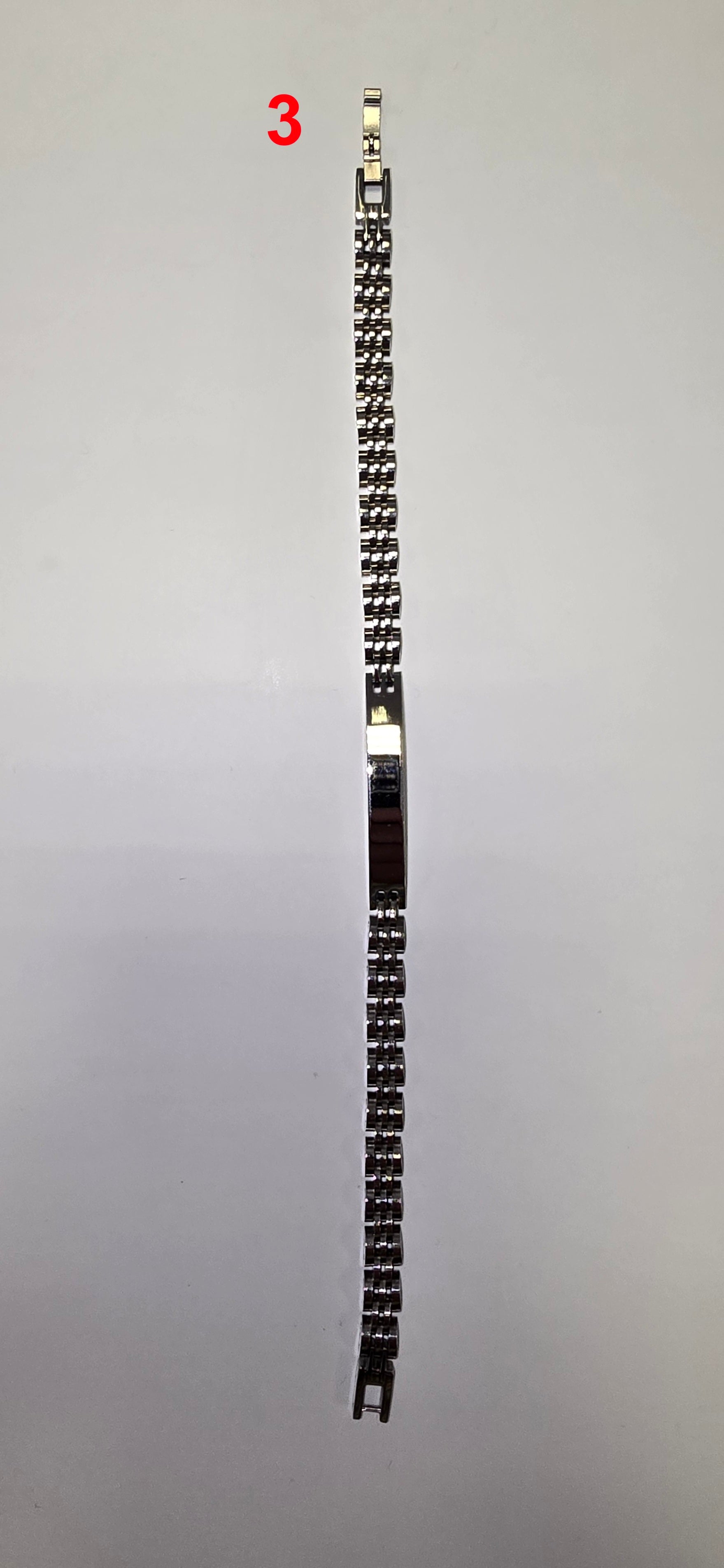 Armbänder und Anhänger