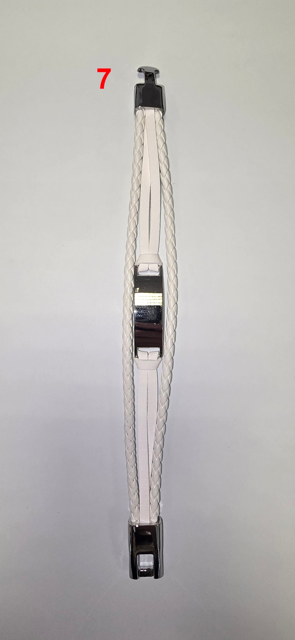 Armbänder und Anhänger